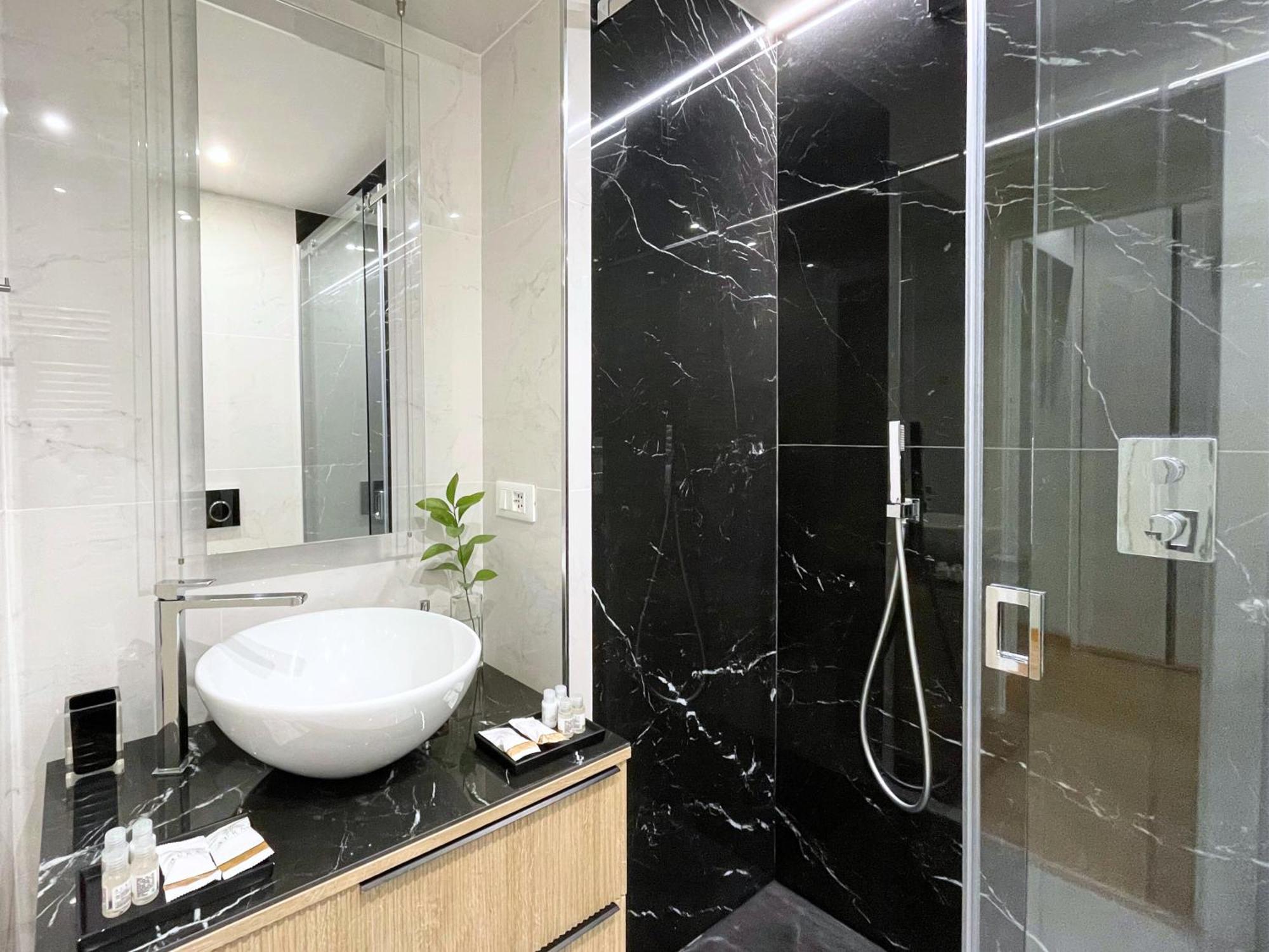 Jacuzzi Luxury Apartment In The Town Centre Τορίνο Εξωτερικό φωτογραφία